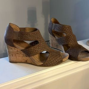 Cork wedges